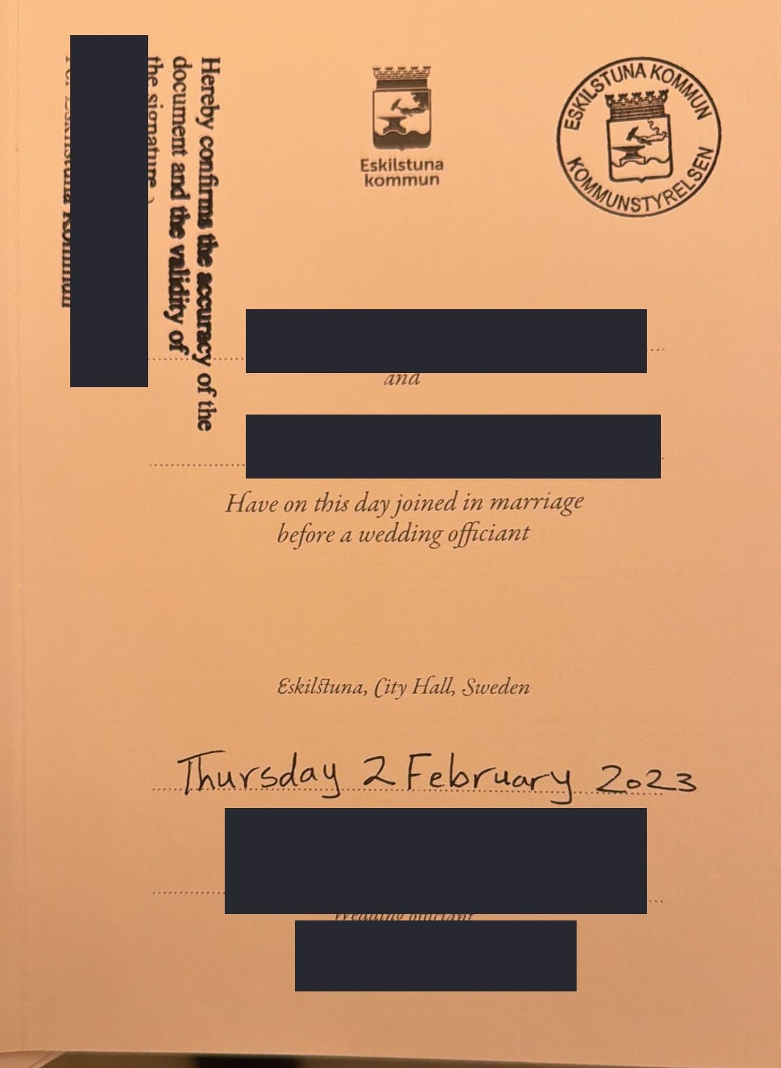 Ceremonial marriage certificate issued by Eskilstuna kommun (Sweden), with the town's coat of arms and the Kommunstyrelsen stamp — not a civil status document
